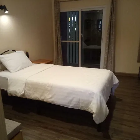 Little Guest House Hotel